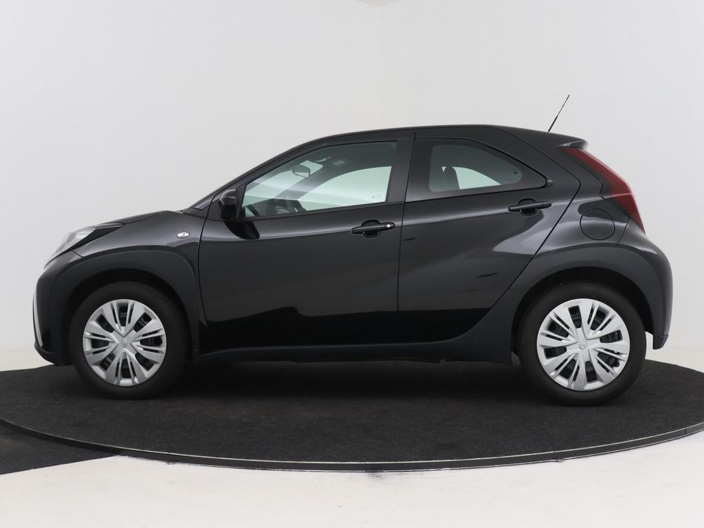 Toyota Aygo X 1.0 VVT-i S-CVT Play AUTOMAAT | DEMO & DIRECT, Auto's, Toyota, 12 maanden, Stof, 4 stoelen, Zwart