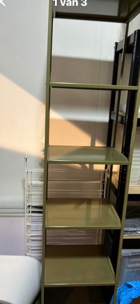 Wandkast goud metaal, Ophalen of Verzenden, Zo goed als nieuw