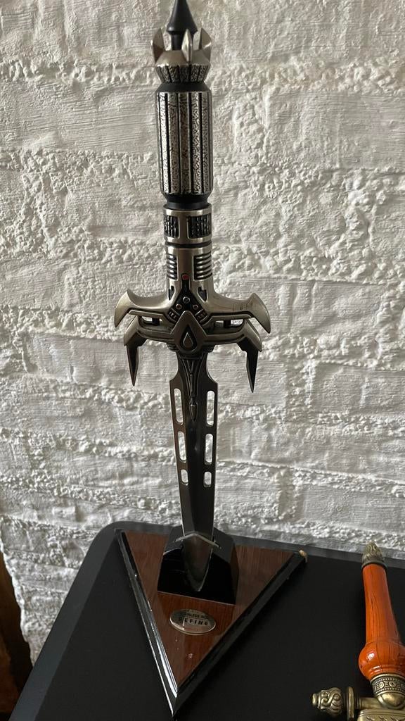 Decoratie zwaard op standaard, Ophalen, Gebruikt, Zilver, Metaal