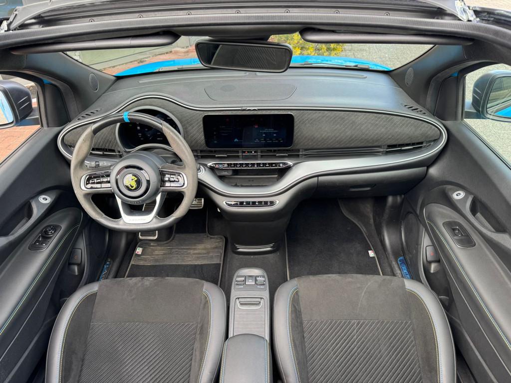 Abarth 500 C scorpionissima | 42 kWh (bj 2023, automaat), Auto's, Abarth, Automaat, Gebruikt, Overige carrosserieën, Blauw