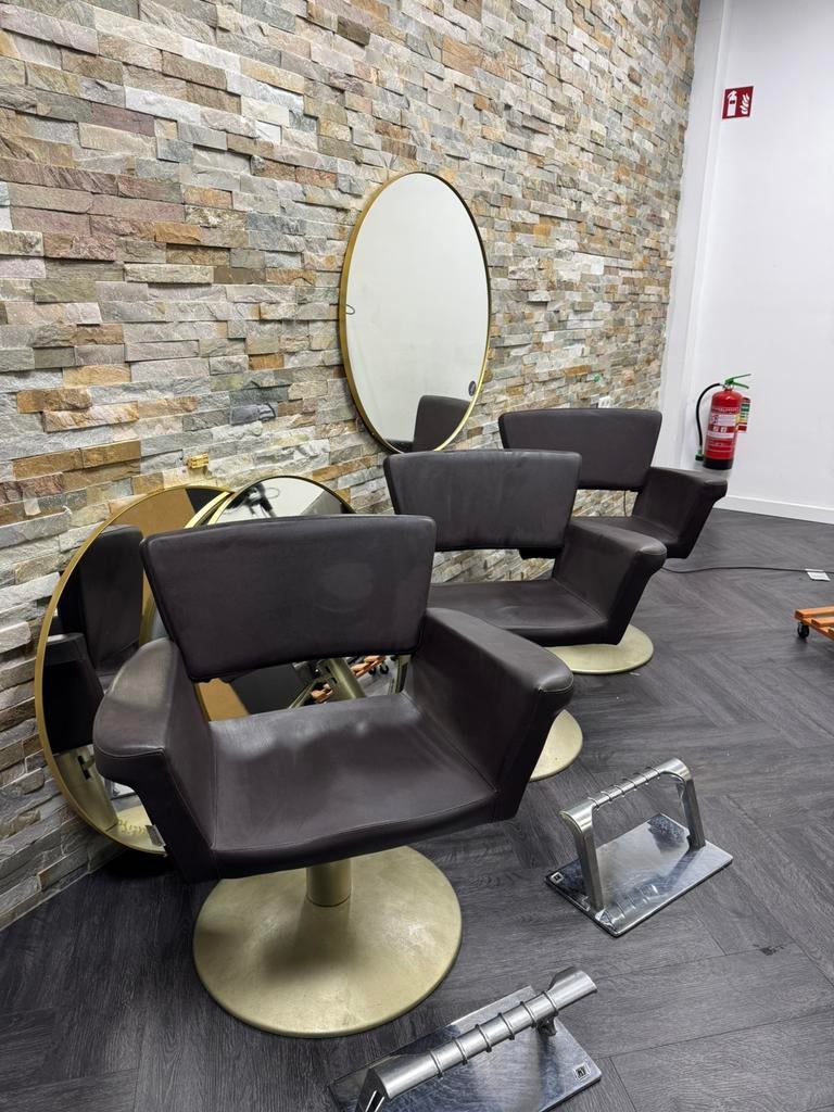 Kappersstoelen met spiegels