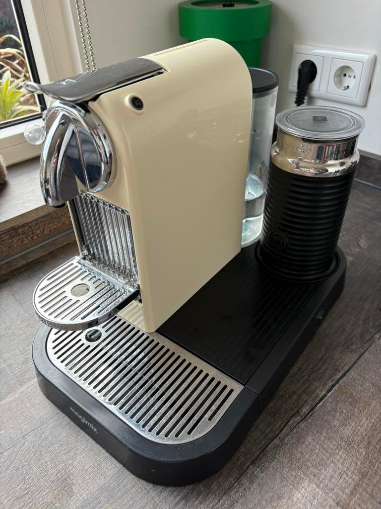 Nespresso citiz & milk *lees beschrijving*, Witgoed en Apparatuur, Koffiezetapparaten, Gebruikt, Espresso apparaat, Ophalen of Verzenden