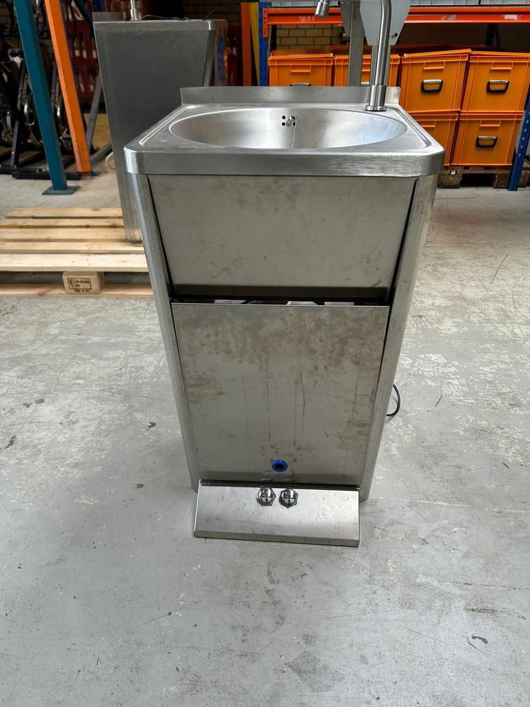 Mobiel Handwaspunt RVS met Pomp en Heater, Ophalen, Gebruikt, Reinigen