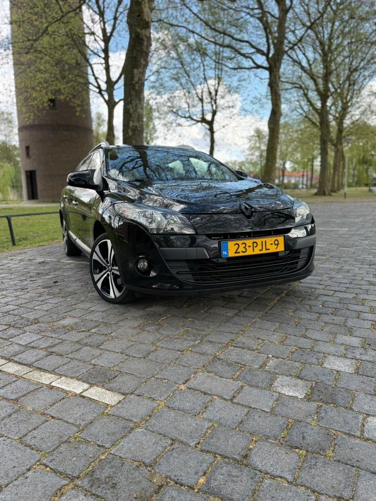 Renault Megane 3 1.4 TCe 130pk/CarPlay/Camera/Veel onderhoud, Auto's, Renault, Voorwielaandrijving, Euro 5, Zwart, 4 cilinders