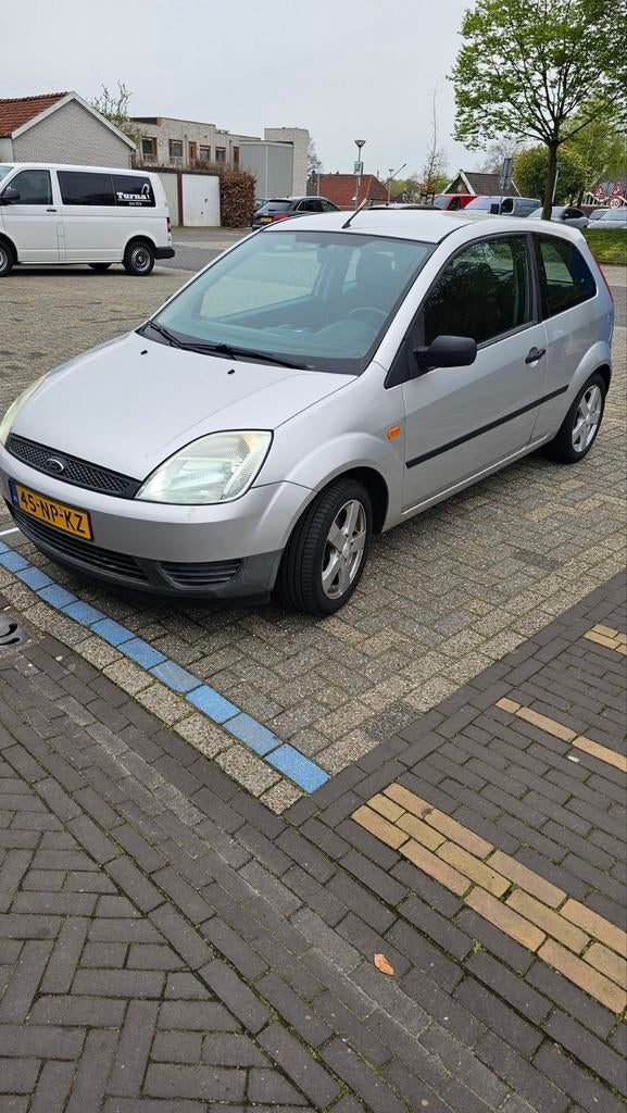 Ford Fiësta 1.25 16V 3DR 2004 Grijs, Voorwielaandrijving, 15 km/l, 1242 cc, 4 cilinders