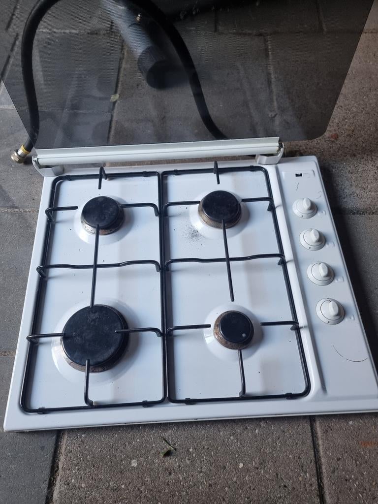 Gebruikt 4-pits gasfornuis met glazen afdekplaat, Gebruikt, Inbouw, Gas, 4 kookzones