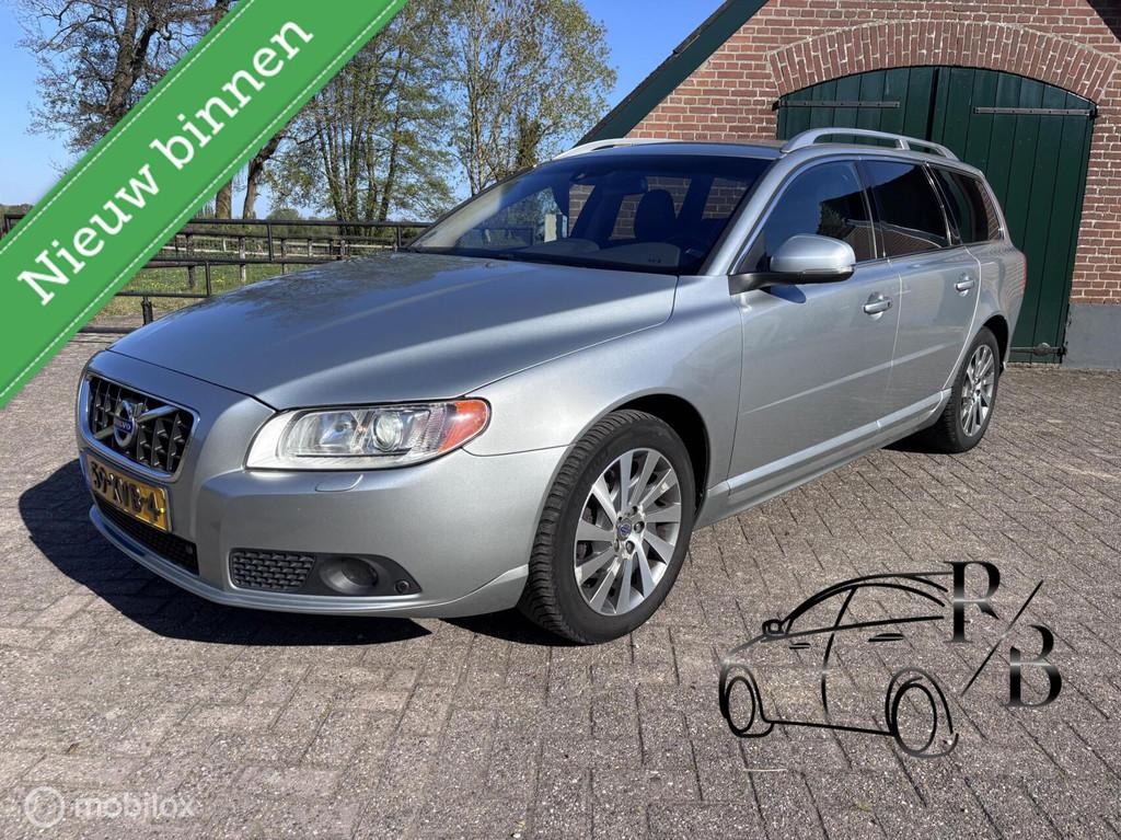 Volvo V70 2.4 D5 Summum ZEER MOOIE AUTO NAVI AIRCO LEER, Auto's, Volvo, Euro 5, Gebruikt, Zwart, 2000 kg