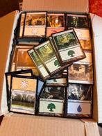 Doos met ongesorteerde Magic The Gathering Basic Lands, Verzenden, Zo goed als nieuw