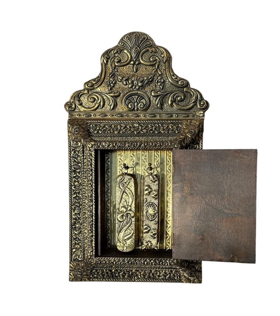 1415. Messing borstelkastje met spiegel, ca. 1900, Ophalen of Verzenden