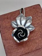 Zilveren hanger met roos, ontwerp Theodore Klotz, Gebruikt, Ophalen of Verzenden, Bloem of Plant, Zilver
