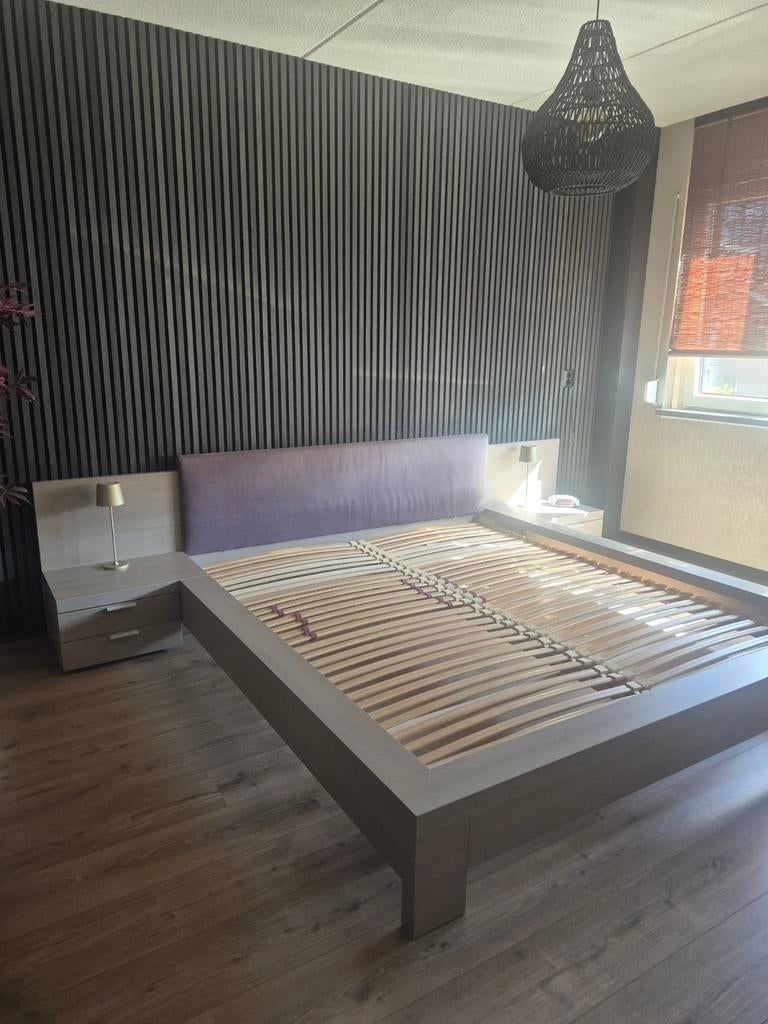 Tweepersoonsbed met nachtkastjes, Ophalen, Tweepersoons, Zo goed als nieuw, 160 cm