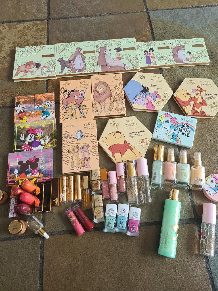 Catrice jungle book essence lion king en mickey winnie pooh, Sieraden, Tassen en Uiterlijk, Overige kleuren, Gehele gezicht, Ophalen of Verzenden