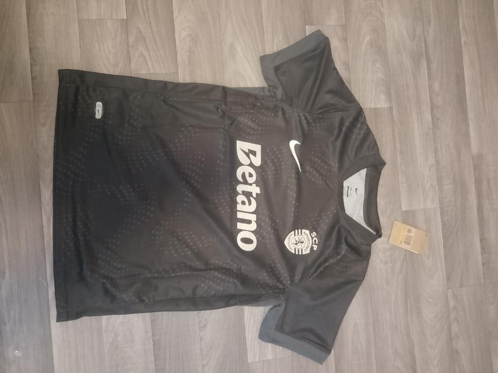 Sporting Lissabon origineel shirt maat S, Sport en Fitness, Voetbal, Maat S, Ophalen of Verzenden, Nieuw, Shirt
