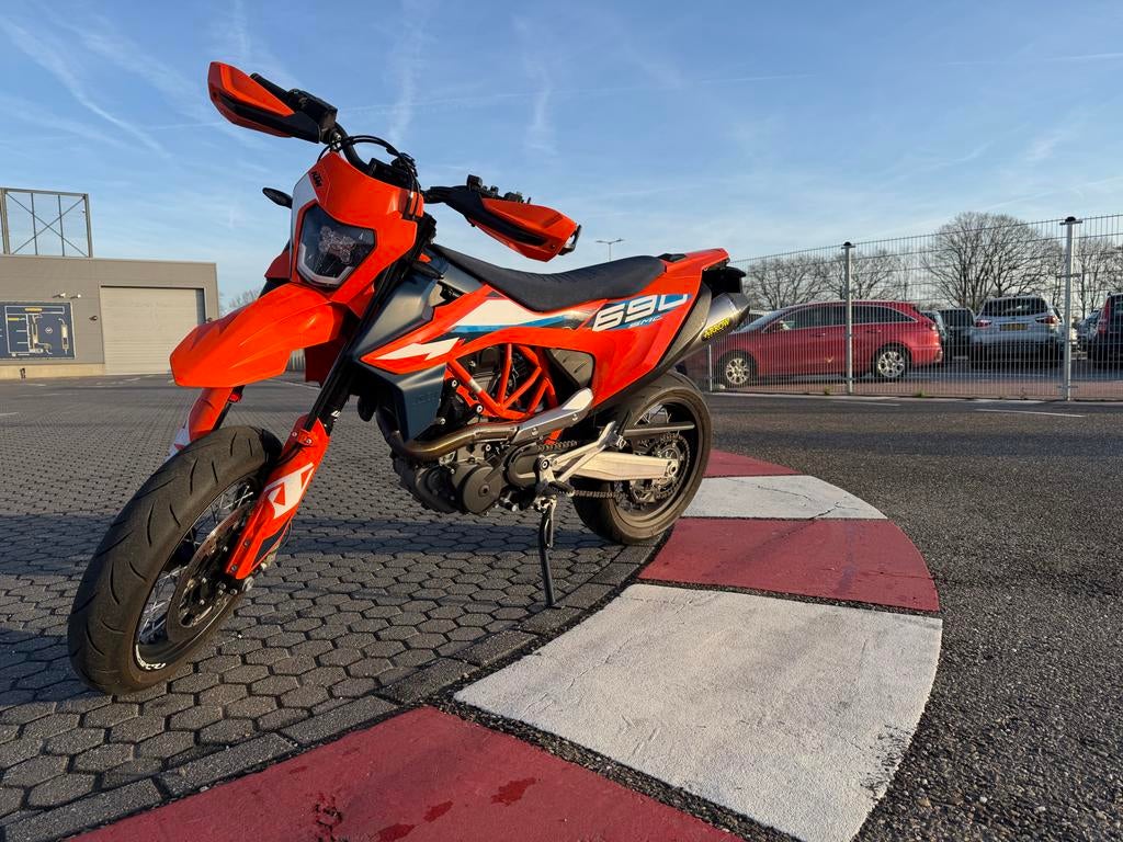 KTM 690 SMC R model 2024, Motoren, Motoren | KTM, 693 cc, Motorrijbewijs A, Meer dan 35 kW, 1 cilinder