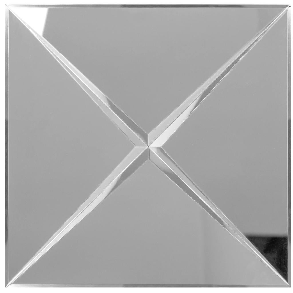 3D Pyramid Spiegel