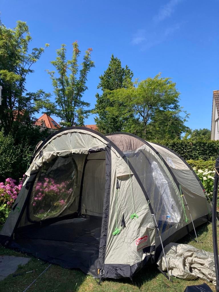 Coleman 4-persoons tent met luifel en binnenkleed, Caravans en Kamperen, Ophalen, Gebruikt, Tot en met 4