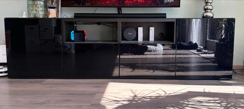 Moderne TV-kast/dressoir met USB en stopcontacten, Huis en Inrichting, Kasten | Televisiemeubels, Ophalen, Gebruikt, 200 cm of meer