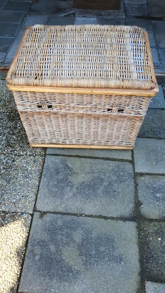 Oude bakkersmand te koop  voor maar 35 euro, Fietsen en Brommers, Fietsaccessoires | Fietsmanden, Gebruikt, Fietsmand, Stuurbevestiging