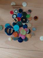 2 potten met veel knopen, Hobby en Vrije tijd, Ophalen of Verzenden
