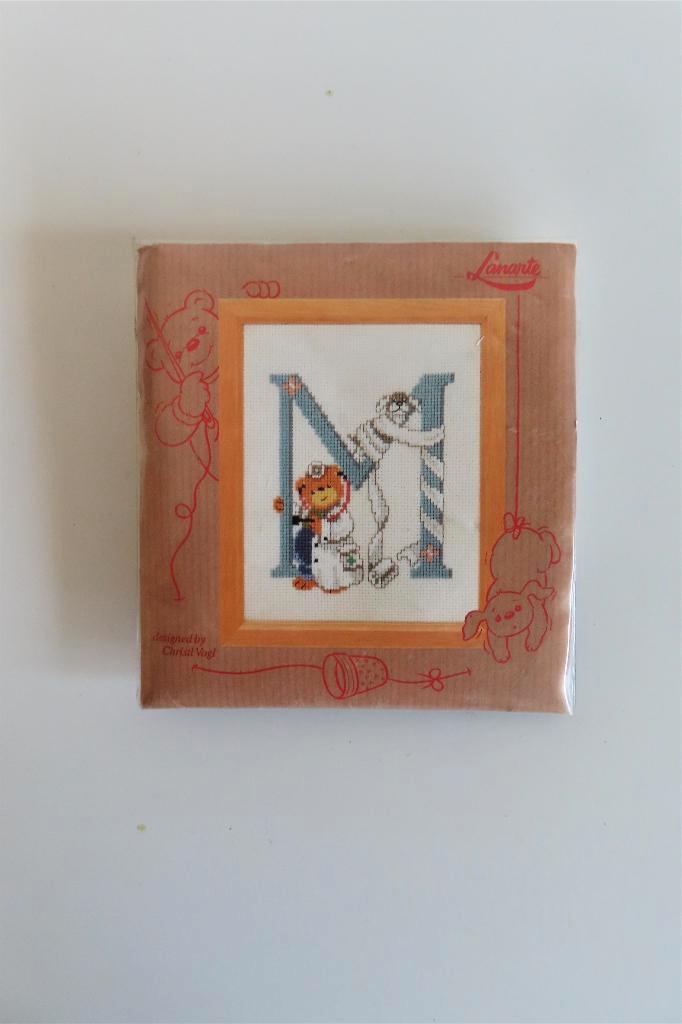 Borduurpakketje Lanarte M *Nieuw* (3974), Hobby en Vrije tijd, Borduren en Borduurmachines, Nieuw, Borduurpakket, Handborduren