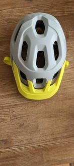Fietshelm - Grijs met Geel Vizier, Gebruikt, Onbekend, Overige maten, Ophalen of Verzenden