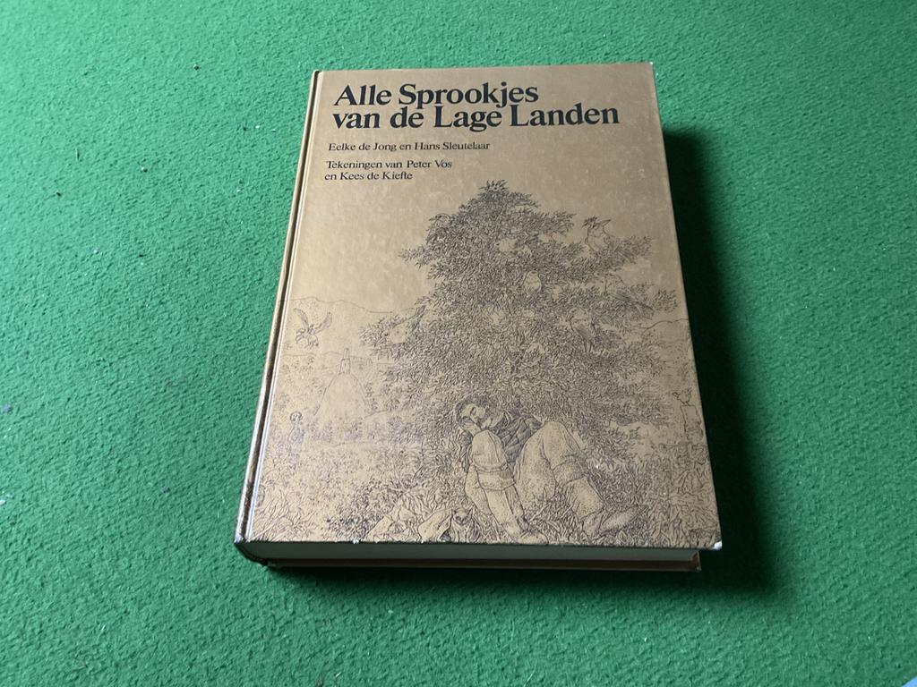 Alle Sprookjes van de Lage Landen, Boeken, Ophalen of Verzenden, Gelezen