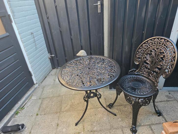 Antieke gietijzeren tuinset - Tafel en stoel, Tuin en Terras, Tuinsets en Loungesets, Ophalen