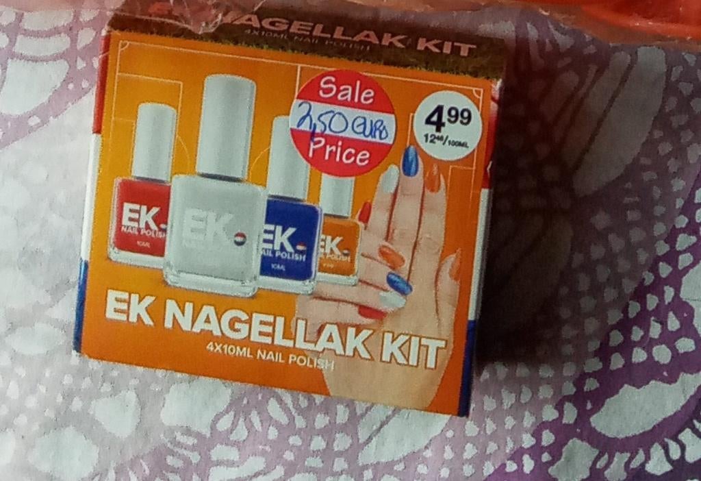EK nagellak kit rood / wit / blauw / oranje, Antiek en Kunst, Ophalen