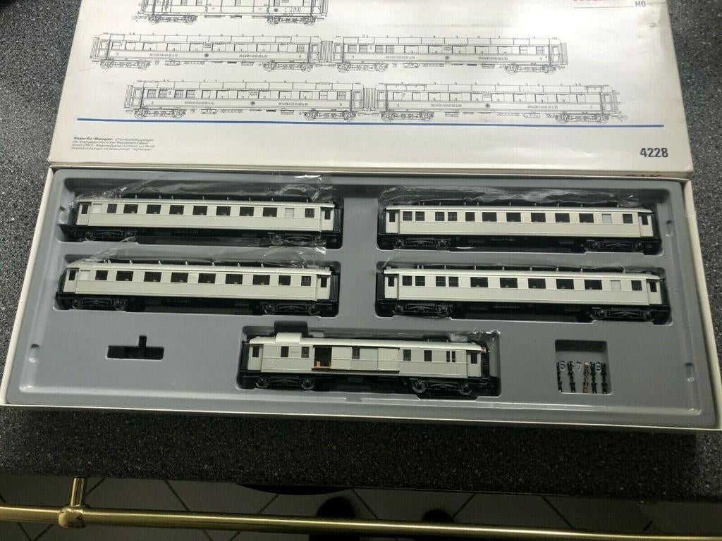 Märklin H0 - 4228 - Passagierswagen, Wisselstroom, Ophalen of Verzenden, Märklin, Nieuw