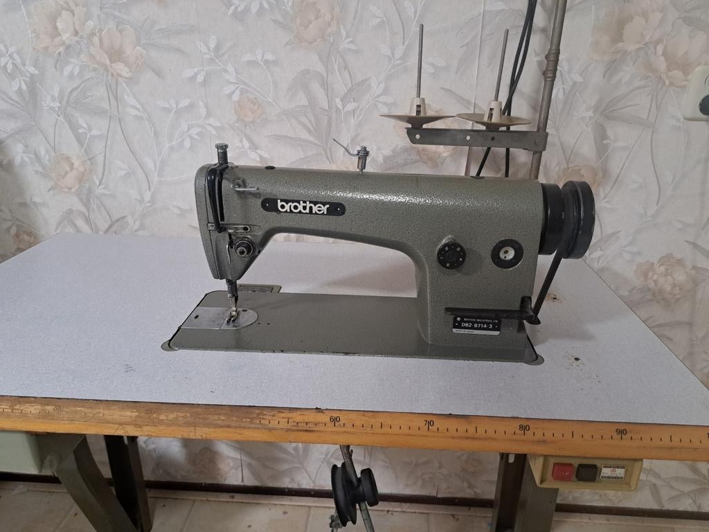 Naaimachine in goede staat., Hobby en Vrije tijd, Naaimachines en Toebehoren, Ophalen of Verzenden, Zo goed als nieuw, Naaimachine