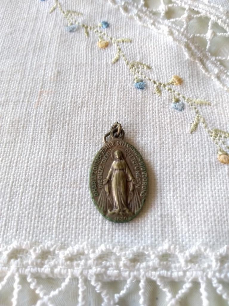 421 Wonderbare  Medaille, Ophalen of Verzenden, Zo goed als nieuw, Overige typen, Christendom | Katholiek