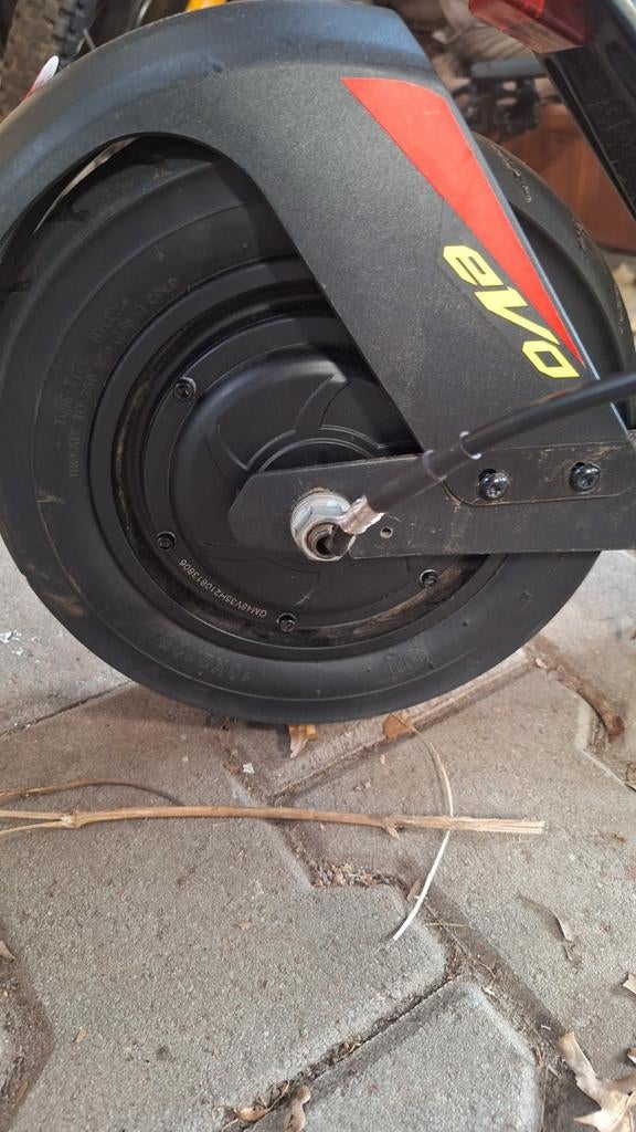 Elektrische step motor, Fietsen en Brommers, Steps, Ophalen of Verzenden, Zo goed als nieuw, Elektrische step (E-scooter), Aprilia