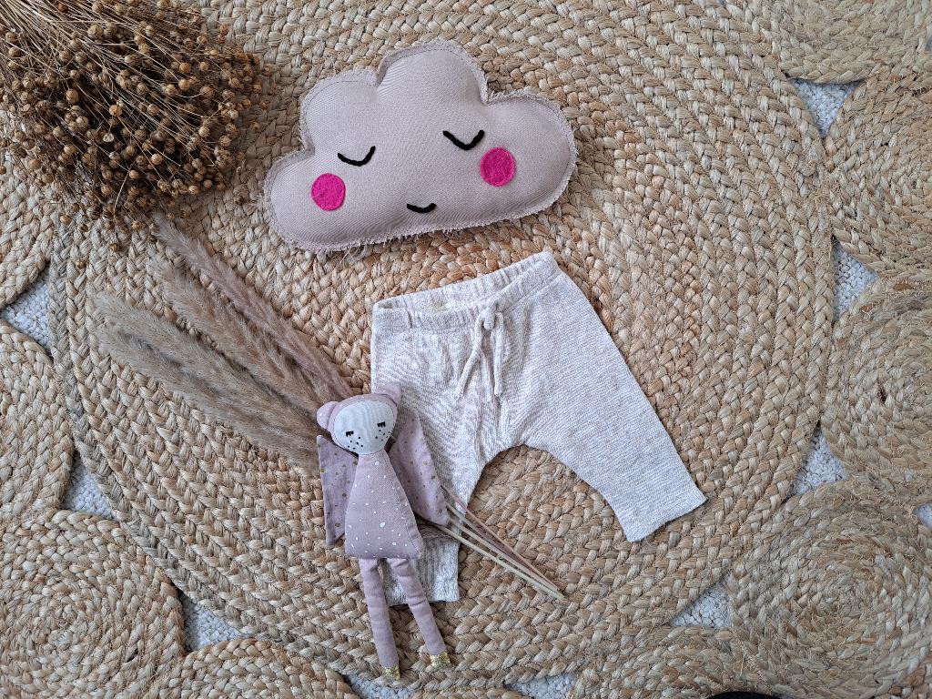 crèmekleurig broekje maat 62, Kinderen en Baby's, Babykleding | Maat 62, Ophalen of Verzenden, Gebruikt, Jongetje of Meisje, Broekje