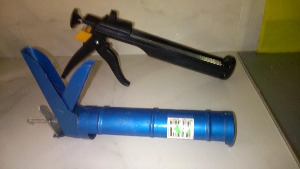 Kit pistolen - kunststof & metaal, Ophalen of Verzenden, Zo goed als nieuw