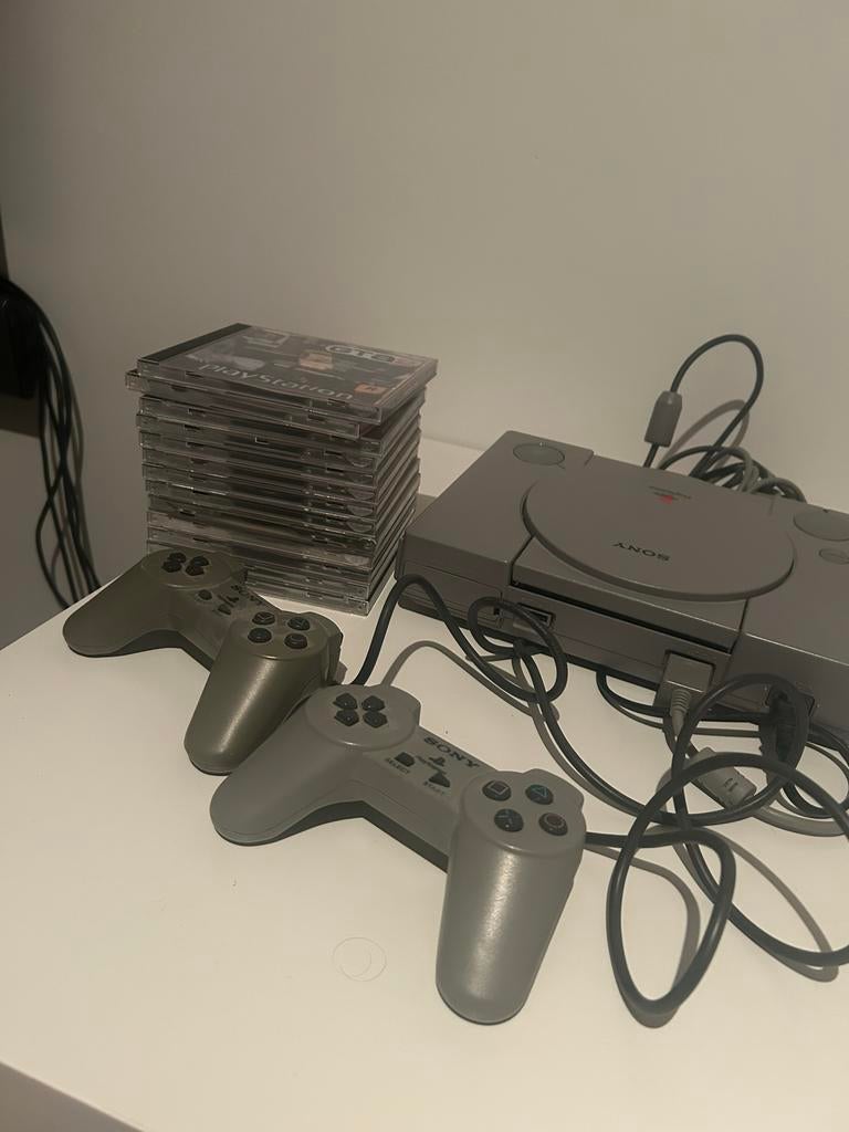 Niet-werkende PS2 bundel met 13 spellen, incl. GTA 2, Spelcomputers en Games, Games | Sony PlayStation 1, Avontuur en Actie, 1 speler