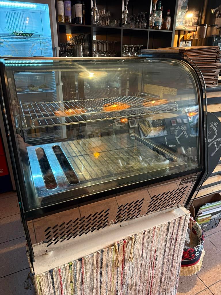 Combisteel Gebaksvitrine - Perfect voor uw Horeca, Zakelijke goederen, Horeca | Keukenapparatuur, Ophalen of Verzenden, Gebruikt