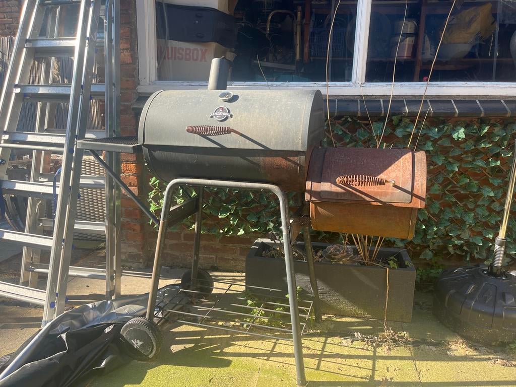 Jamestown grill incl hoes, Ophalen, Gebruikt, Met accessoires