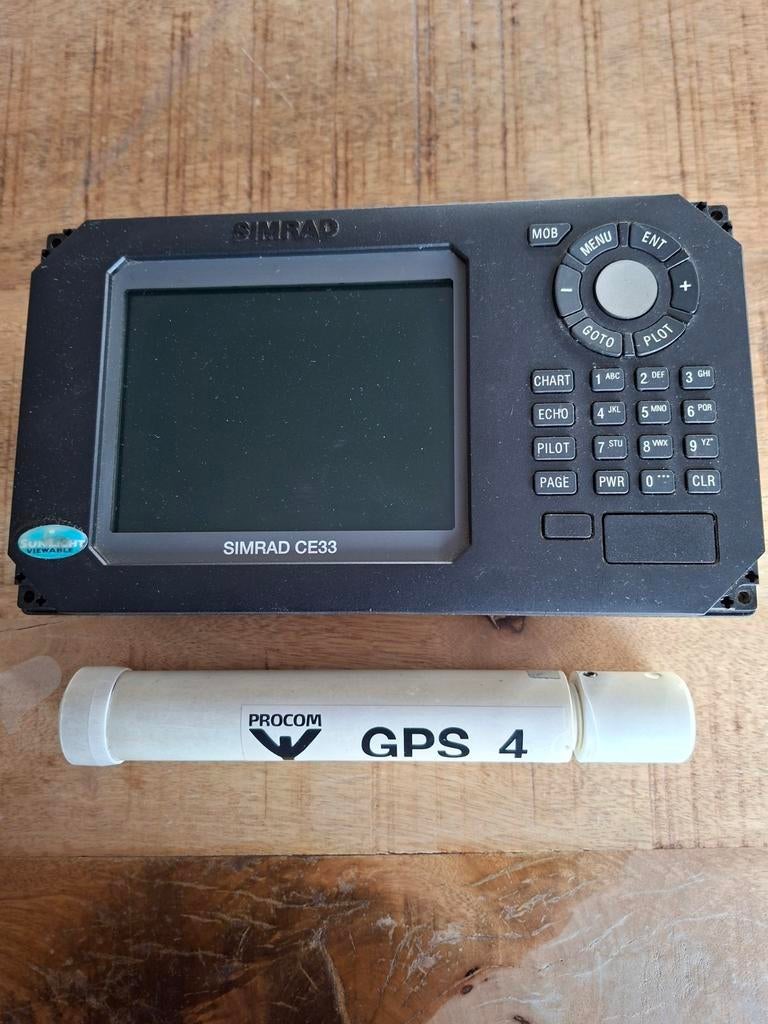 Simrad CE33 Kaartplotter met Procom GPS 4 Antenne, Ophalen of Verzenden, Gebruikt, Kaartplotter of Fish Finder