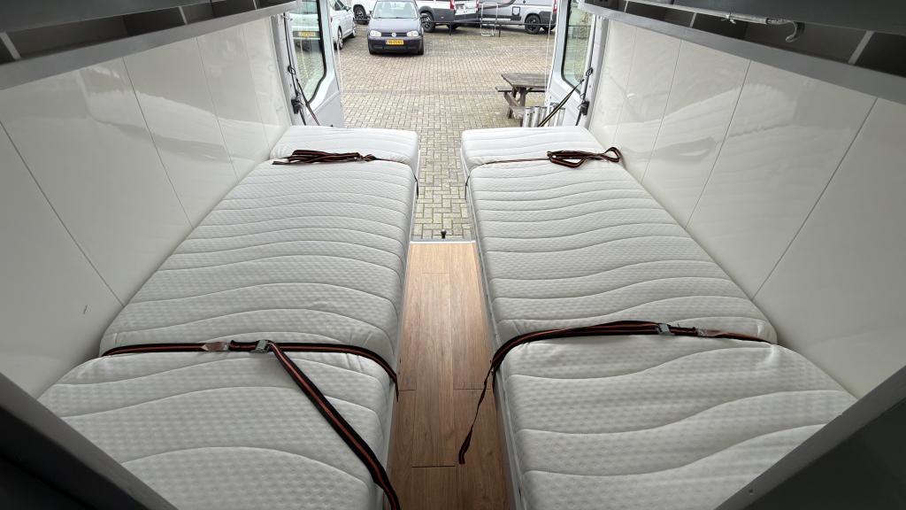 Leuke Zelfbouw Renault Master T35 Met Enkele bedden Uit 2008, Caravans en Kamperen, Campers, Overige merken, Luifel, Tot en met 2