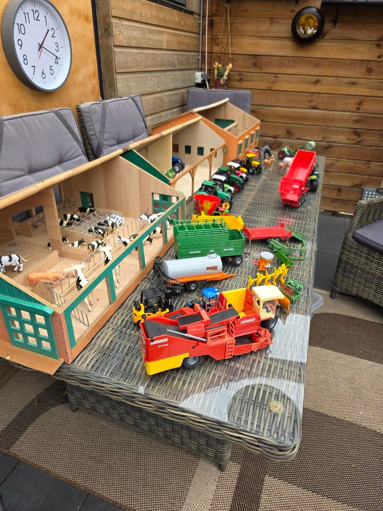Grote boerderij speelset met dieren en tractoren, Ophalen, Gebruikt