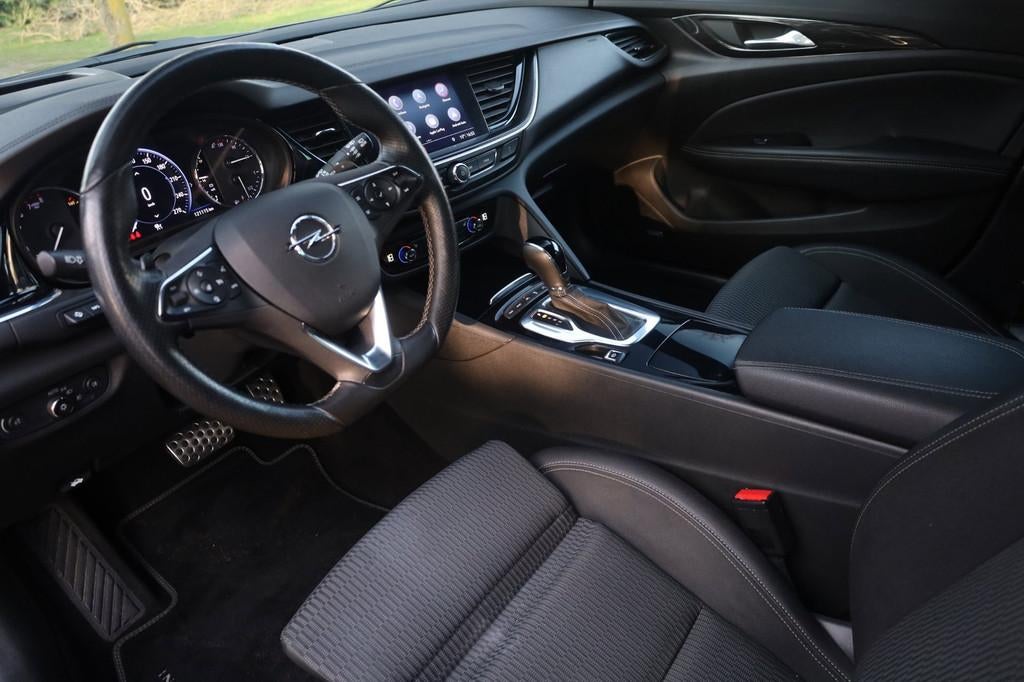 Opel Insignia Sports Tourer 1.6 Turbo Executive Aut. | OPC-L, Gebruikt, 4 cilinders, Leder en Stof, 1452 kg
