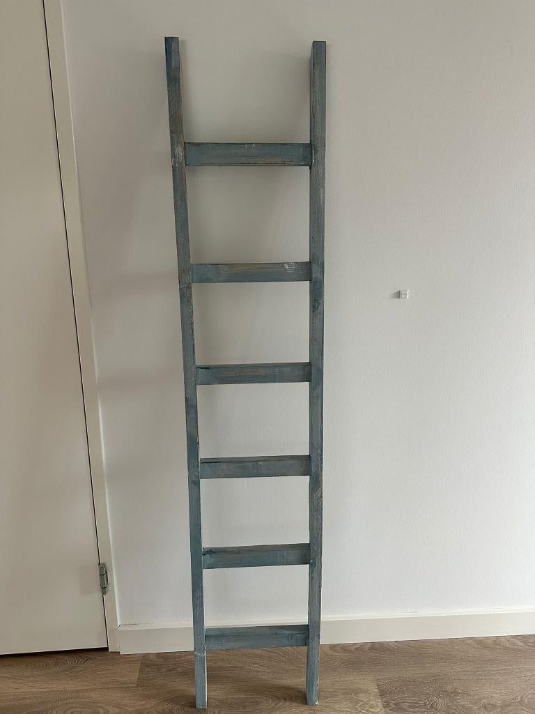 Decoratieve trap aquablauw, Ophalen, Gebruikt