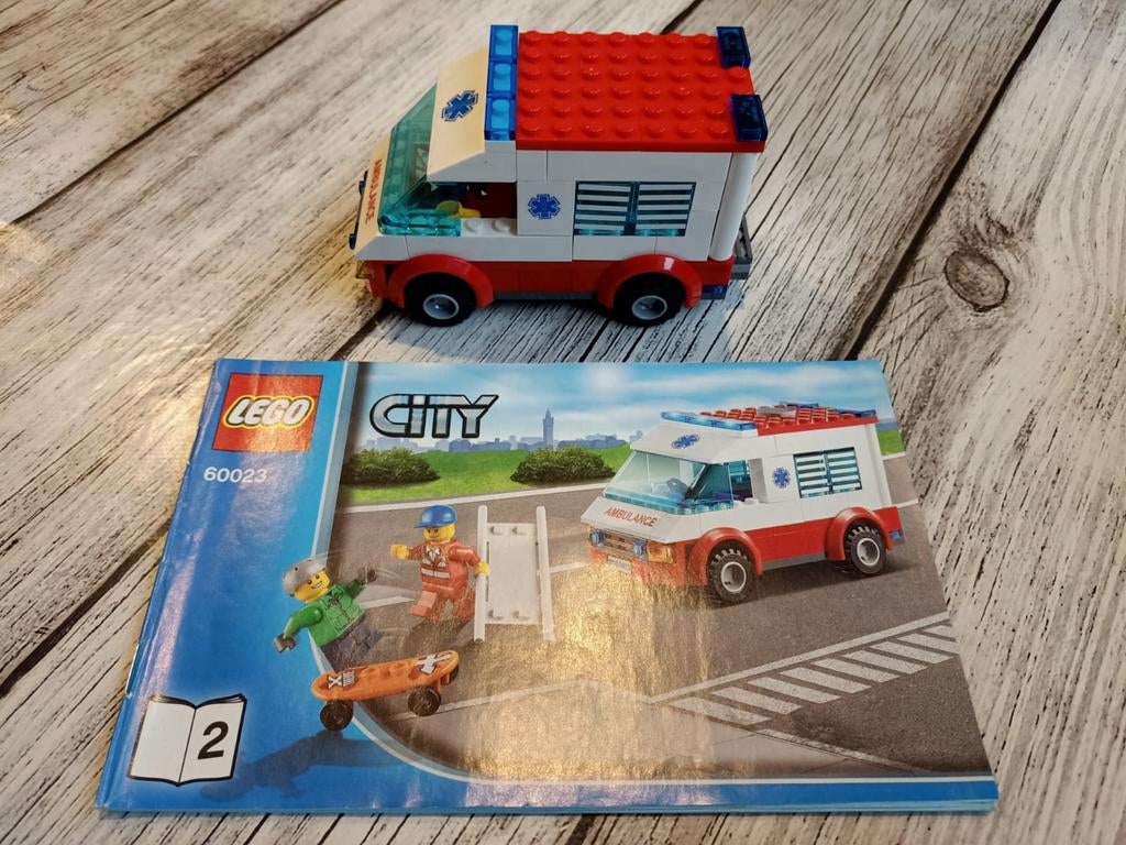 Lego City Ambulance 60023 met instructieboekje, Kinderen en Baby's, Speelgoed | Duplo en Lego, Ophalen of Verzenden, Gebruikt