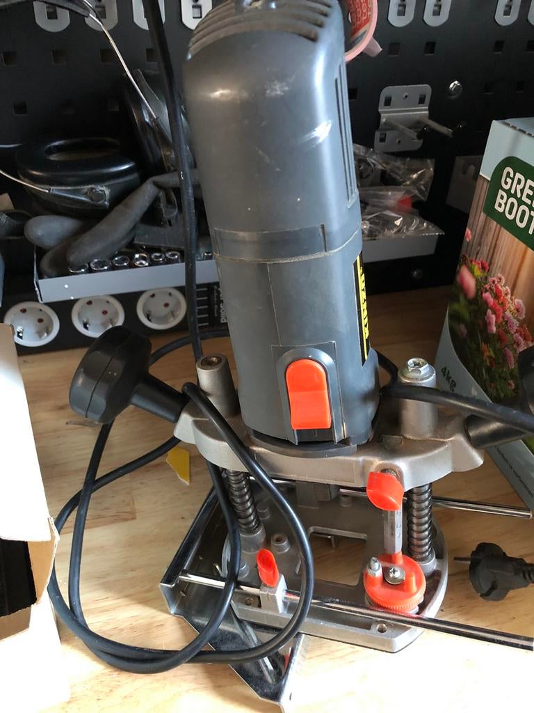 Kinzo bovenfrees, Doe-het-zelf en Verbouw, Gereedschap | Freesmachines, Ophalen, Zo goed als nieuw, Elektrisch, Bovenfrees