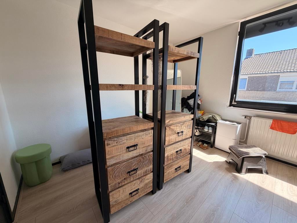 2x Leenbakker Scott kast - Mangohout en metaal, Ophalen, Zo goed als nieuw