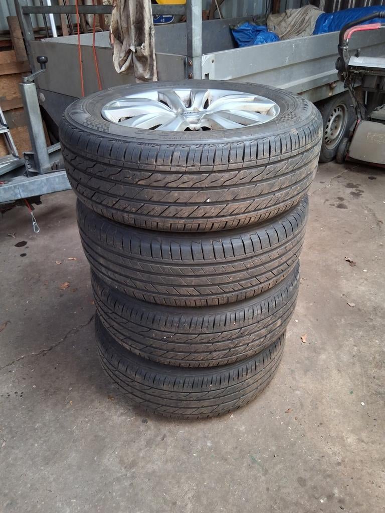 Kia banden en velgen 235/60R18, Ophalen, 235 mm, Zomerbanden
