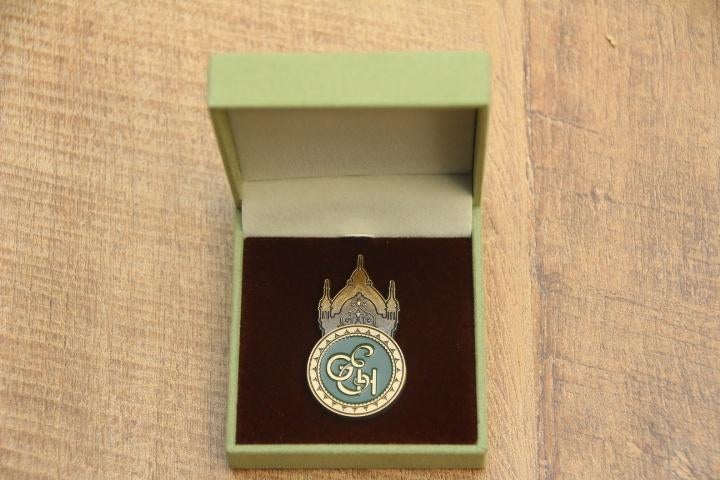 efteling pin  grand hotel, Verzamelen, Ophalen of Verzenden, Nieuw, Button of Speldje