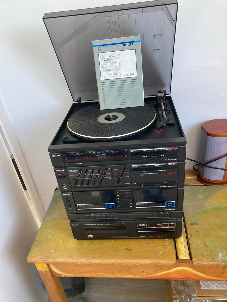 Philips FCD-562 Stereoset met Platenspeler en CD-speler, Ophalen of Verzenden, Gebruikt, Tuner of Radio, Philips