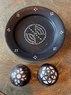 Etnisch houten bord en doosjes met parelmoer inleg, Antiek en Kunst, Ophalen