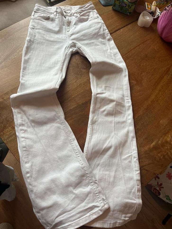 Witte Mango Flair Spijkerbroek Maat 32, Kleding | Dames, Spijkerbroeken en Jeans, Gedragen, W30 - W32 (confectie 38/40), Wit, Ophalen of Verzenden